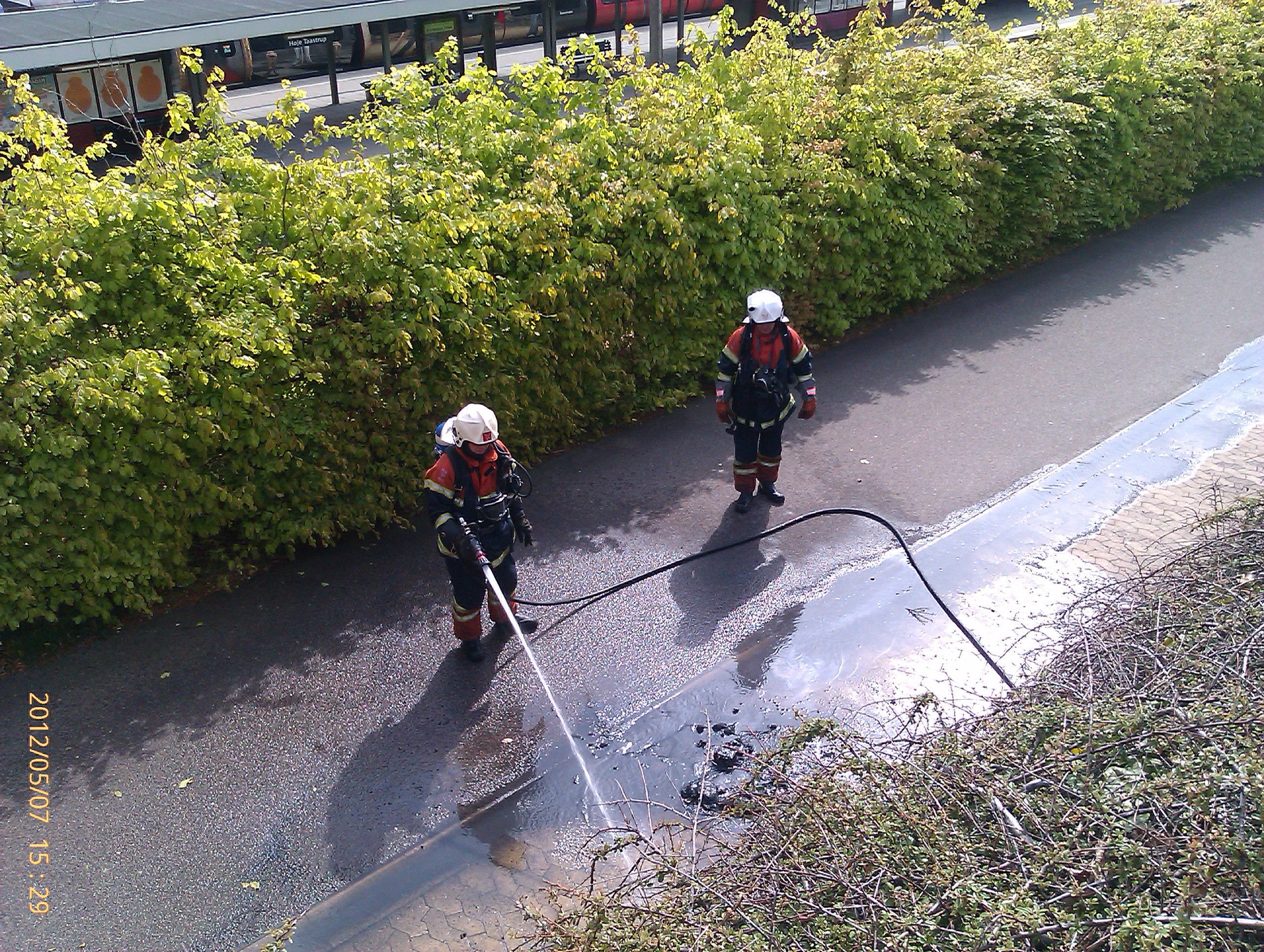 2012-05-07-brand-i-knallert-003-foto-carsten-hald-24nyhederdk