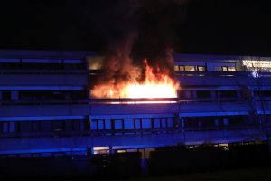 Voldsom brand i lejlighed