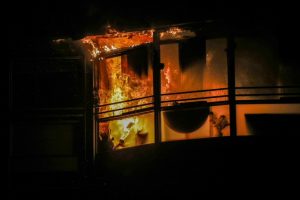 Voldsom brand i lejlighed