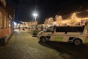 23-årig stukket med kniv – politiet har sigtet 17-årig i sagen