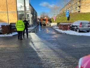 85-årig sigtet efter brand på altan