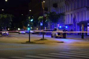 Skud affyret mod frisørsalon