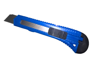 Truede med hobbykniv og røvede jakke