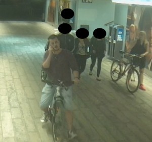 Politiet søger ungt par for overfald i S-tog