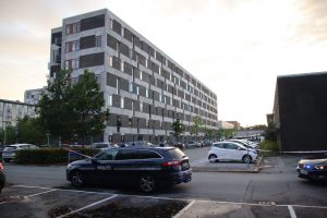 Politiet er massivt tilstede i Søborg – mand dræbt af skud