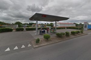 Tyveri fra benzinautomat – unge set forlade stedet