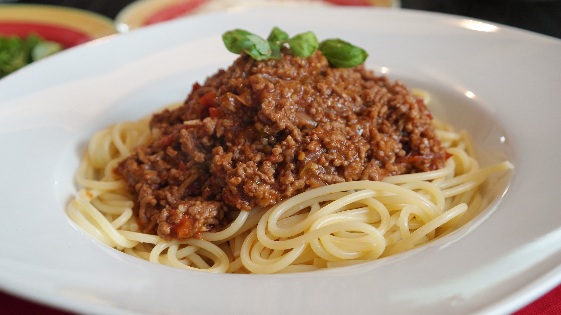 Spaghetti med kødsovs.