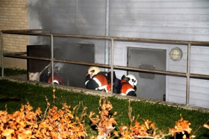 Brand i etageejendom: 35 evakueret og to på skadestuen