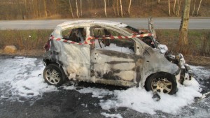 Bil brød i brand under kørslen
