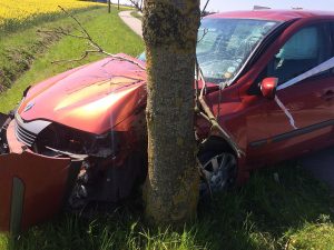 Mor kørte galt med to børn i bilen