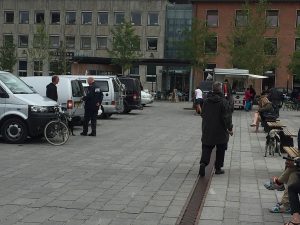 Hunde snusede efter bomber i Roskilde Centrum