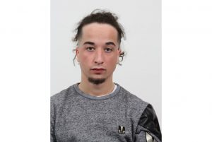 20-årig stak af fra retten – nu efterlyses han af politiet