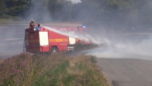 Brandfolk forhindrede ild i at brede sig til nabomark
