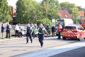 Stak mor og datter med kniv – nu er formodet gerningsmand anholdt