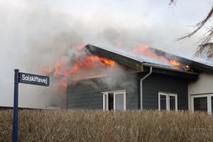 Voldsom brand i villa