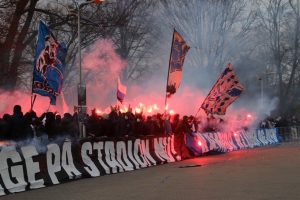FCK fans i demonstration: Fans tilbage på stadion nu!
