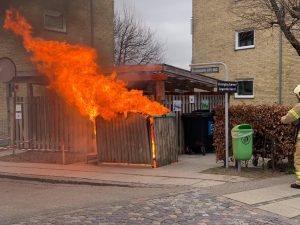 Brand i container
