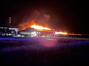 Voldsom brand i trælasthandel