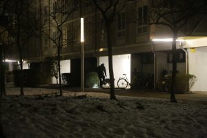 Efterforsker skudepisode i boligområde