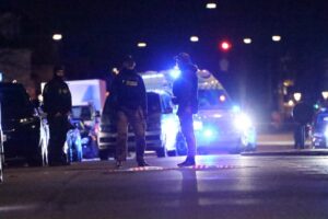 Mand stukket med flere knivstik
