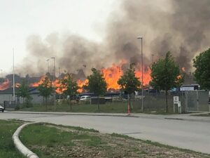 Brand i affaldsoplag