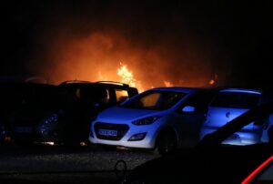 Flere biler blev flammernes bytte