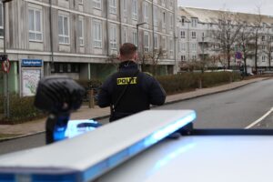To unge mænd stukket med kniv – blev afleveret ved sygehus