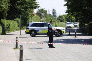 Mand stukket med kniv – to anholdt