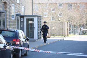 Mand stukket med kniv – 22-årig sigtet i sagen