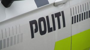 Kvinde sigtet for vold og røveri mod 76-årig