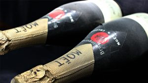 Tricktyve stjal champagne