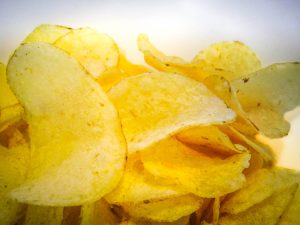 Trang til chips gjorde ung mand til butikstyv