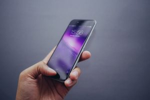 40-årig udsat for bedrageri: Overførte tusindvis af kroner via MobilePay