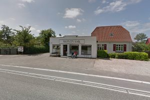 Røver slog og tog kvælertag på 85-årig