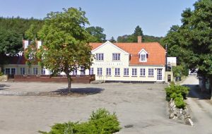 Brand i kendt revy-kro