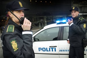 To mænd fængslet: Bed taxachauffør i ansigtet