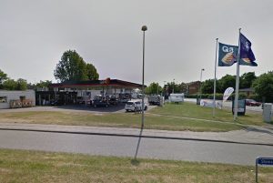 Truede ekspedient med tæsk
