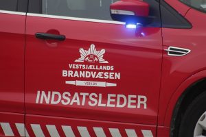 Tændte lysene på juletræet – Ældre ægtepar bragt til sygehuset